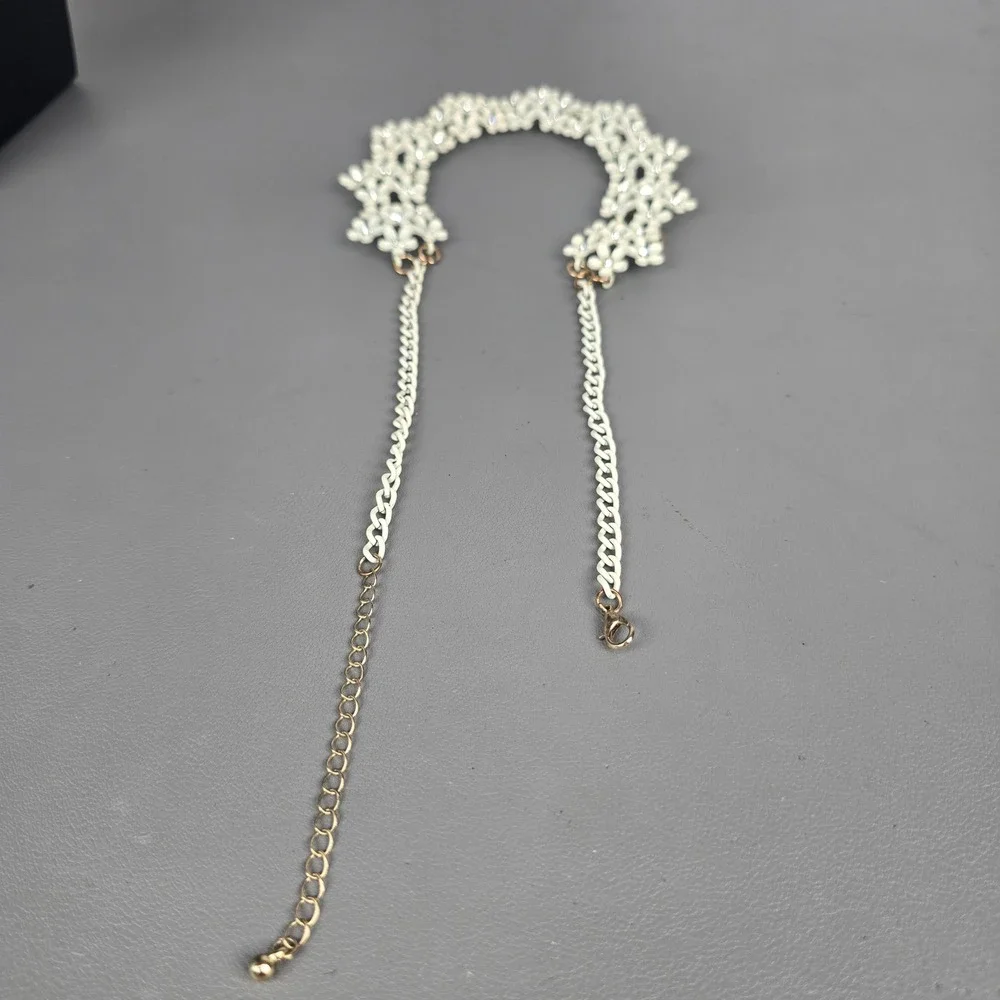 White Enamel Flower Necklace & Stretch Bracelet Floral Rhinestone Crystal Set